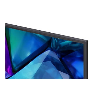 RGB Primary Color Pro, dat wordt gebruikt in de LG Mini RGB evo AI MRGB85, toont een gesplitst beeld waarin de conventionele LED-kleuren aan de linkerkant worden vergeleken met helderdere, meer verzadigde gebouwen aan de rechterkant, waarmee de 100% DCI-P3- en 100% Adobe RGB-dekking worden benadrukt.